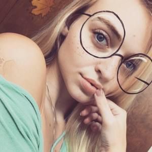 Meet your Posher, Allyssa